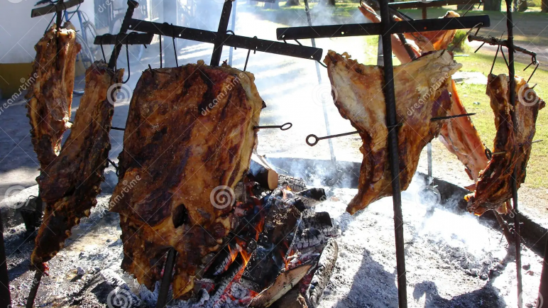 A solo 120 km de la Ciudad se come el mejor Asado a la Estaca